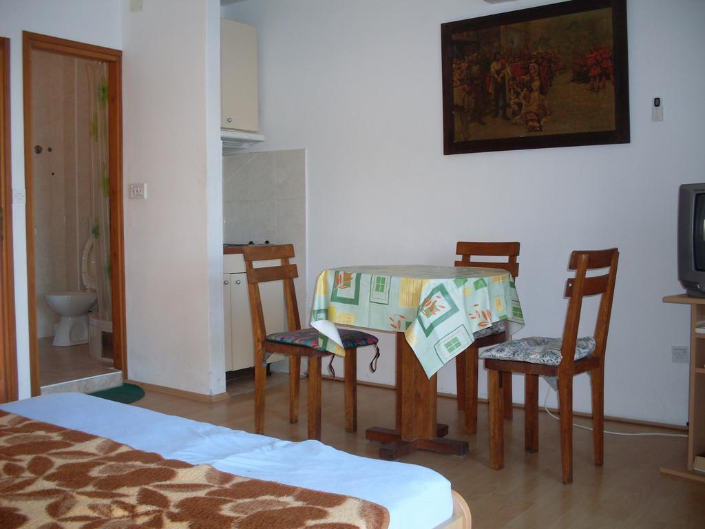 Apartments Acalinovic Вис Номер фото